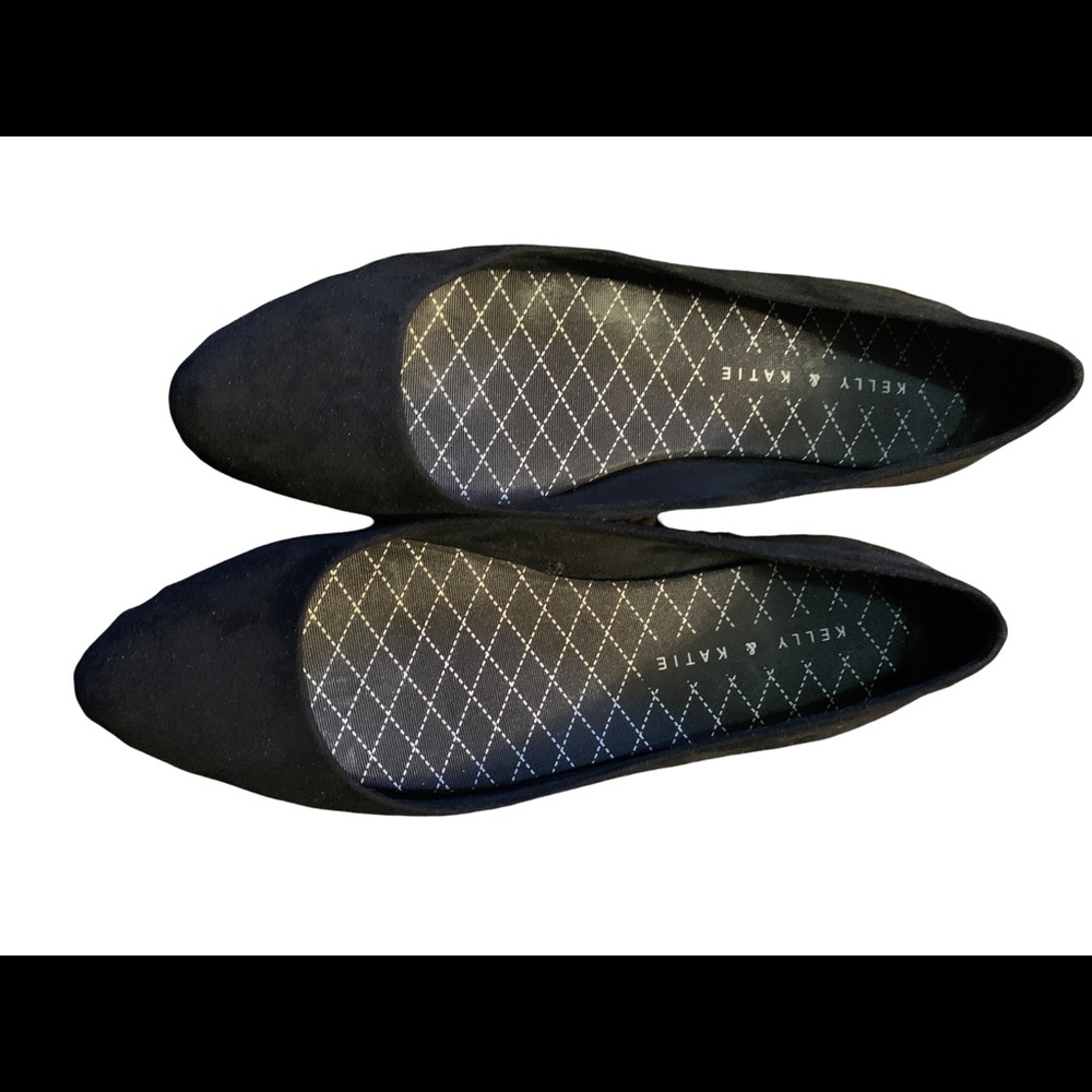 Flat suede black shoes